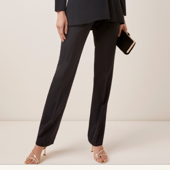 C A R O L I N A   H E R R E R A - Picture 1 of 2